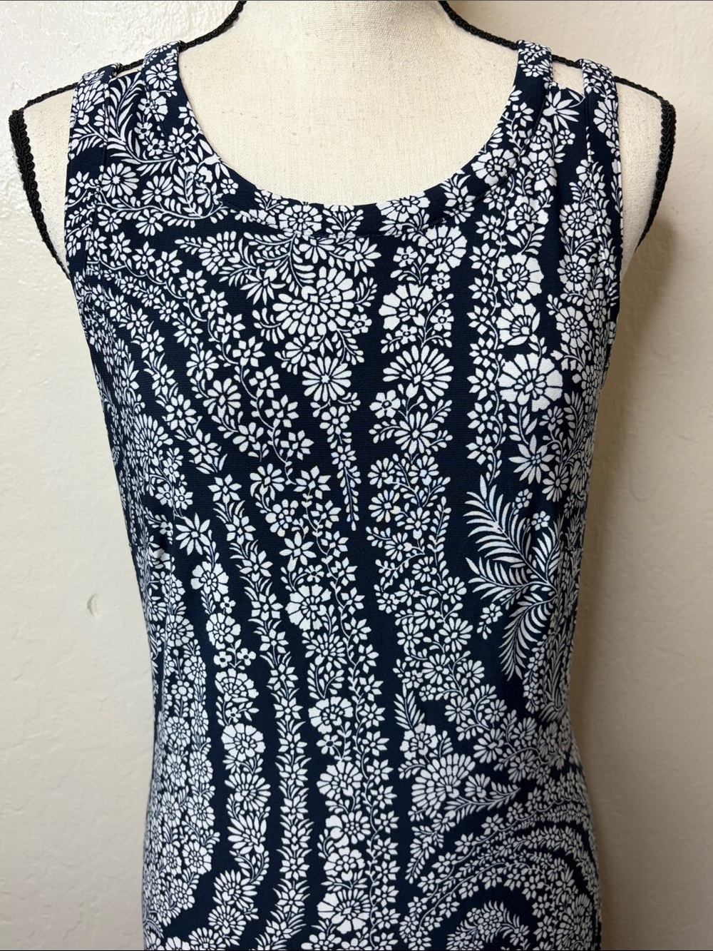 Tommy Hilfiger Navy Blue and White Paisley Halter Maxi Dress 8 - Picture 12 of 15